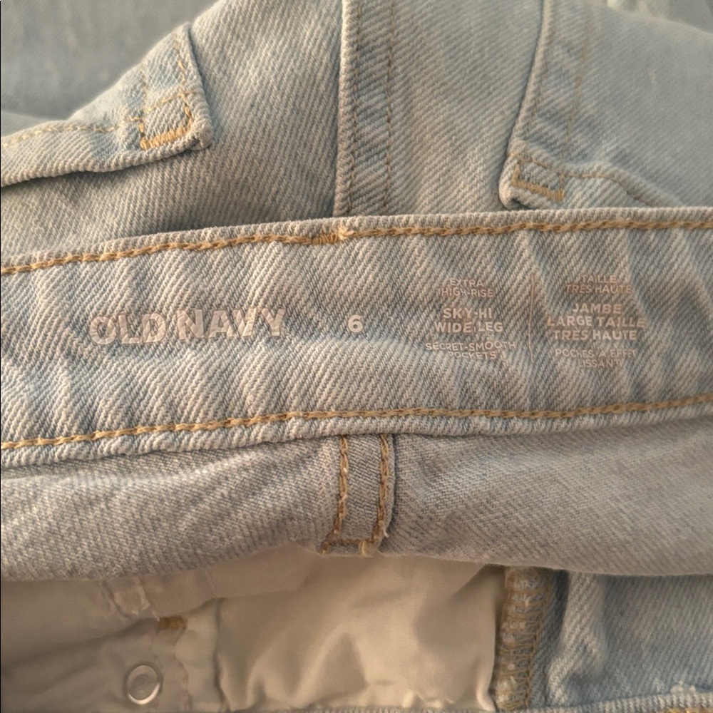 Old Navy Extra High Rise Sky High Wide Leg Women's Light Jeans Size 6 - Picture 3 of 3